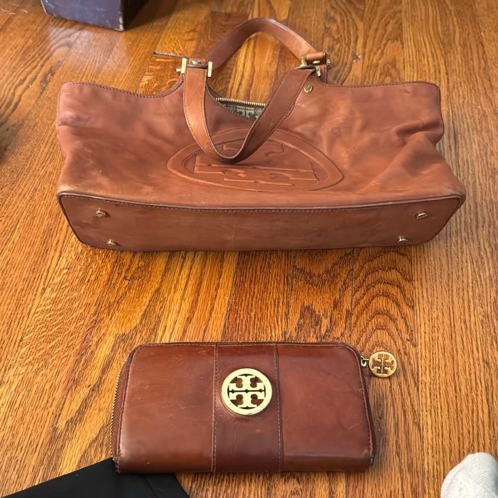 Real Tory Burch with matching wallet
